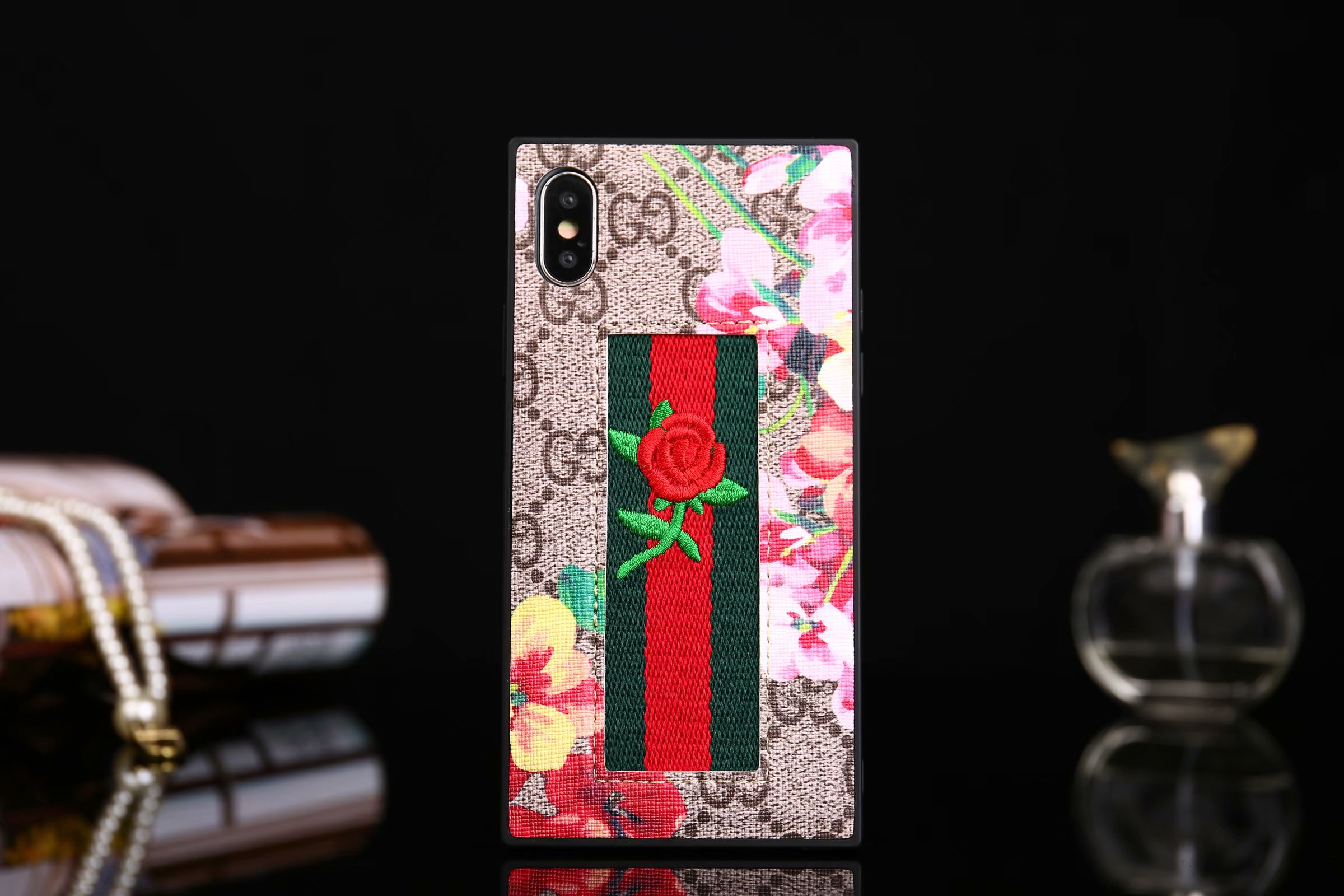 ブラントグッチiphone 9/8/x plusケース GUCCI 刺繍 アイフォン9/ 8