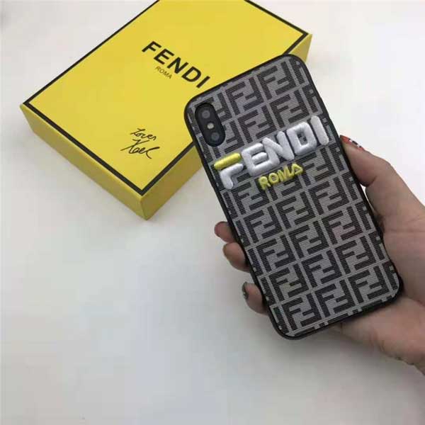 フェンディ iphone xrケース オシャレ FENDI アイフォンxs maxケース ブラント iphone xs保護カバー 刺繍 iphone  x/8/7 plusケース 背面ケース 送料無料