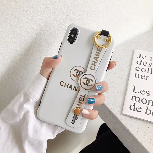 CHANEL iPhone12/12pro/11/11 pro/xrケース ペア アイフォン11 pro max/XS MAXケース ハンドベルト付き  グッチ iPhone x/xsケース メ ンズ レディース アイフォン8/7プラスケ