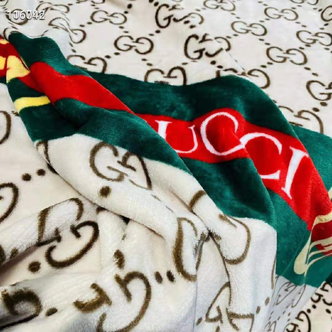 GUCCI ミッキー コラボ ブランケット グッチ 毛布 可愛い ブランド