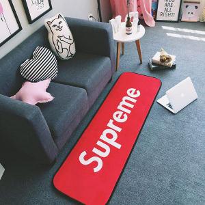 シュプリーム 玄関マット カーペット SUPREMEキッチンマット 瑜伽マット ブランド 滑り止め付マット 絨毯 Supremeラグマット シンプル  無地 長方形 洗える 赤 送料無料