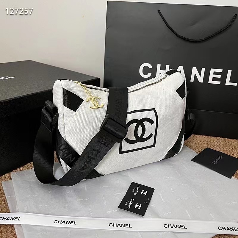 シャネル ショルダーバッグ キャンバス 帆布 ブランド CHANEL かばん