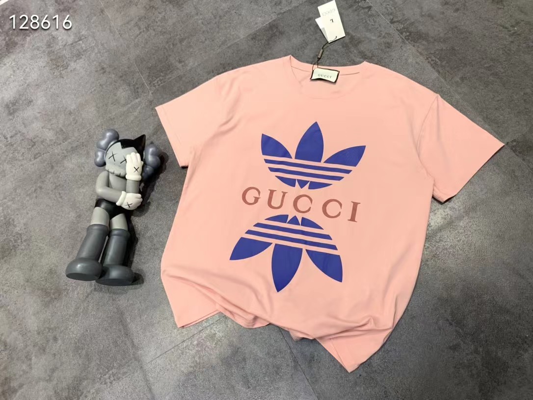 GUCCI グッチ × ADIDAS アディダス Vネック Tシャツ GUCCI(グッチ) GUCCI×adidas Tシャツ トップス アパレル