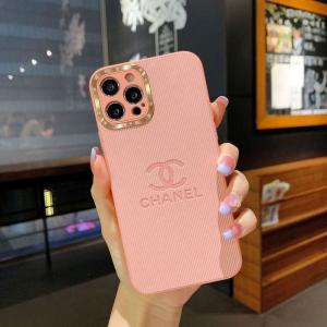 8/19限定価格????新品　CHANEL   iPhone14proケース