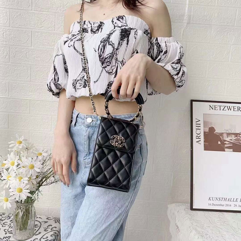 【残りわずか】❤CHANEL❤非売品 スマホポーチ ミニバッグ 残りわずか❤CHANEL❤非売品 スマホポーチ ミニバッグ