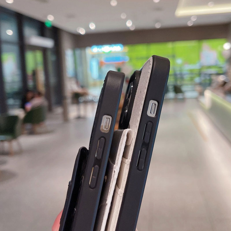 PRADA プラダ iPhone12pro アイフォンケース 黒 レザー
