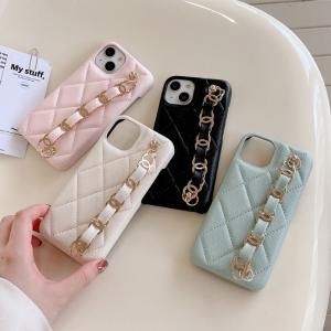 シャネル アイフォン16/16 Proケース ハンドベルト付き Chanel シャネル アイフォン16/16 Proケース ハンドベルト付き Chanel